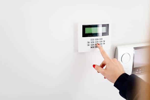 Explora cómo las alarmas mejoran la seguridad y comodidad en el hogar